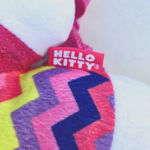 Hello Kitty plush backpack. - Picture 7 of 8